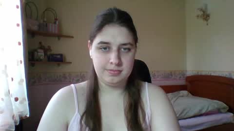 hess_luna_ online show from 04-08-26, 09:09