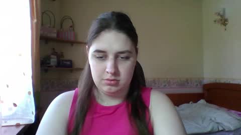 hess_luna_ online show from 04-21-26, 08:42