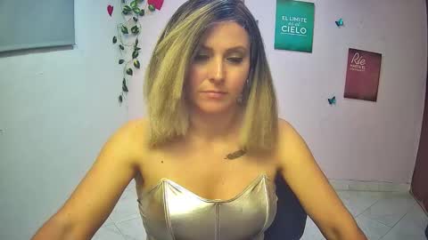 Hestesiaxx online show from 03-06-26, 04:09