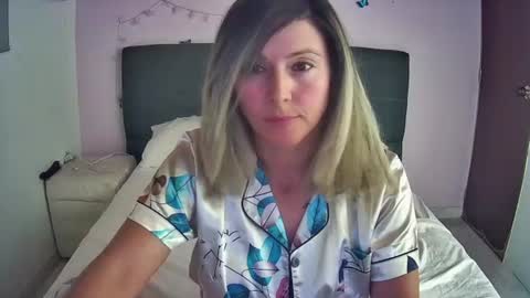 Hestesiaxx online show from 07-13-26, 02:03