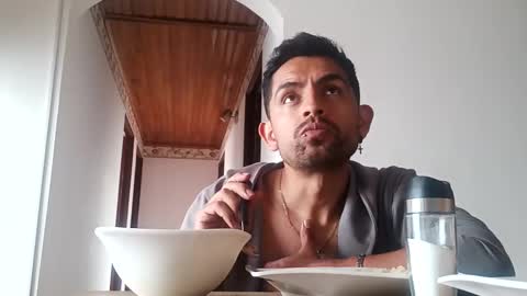Snapshot of hetero27cum chatting on 12-07-24, 09:55 Euphoria Boys online show from 12-07-24, 09:55
