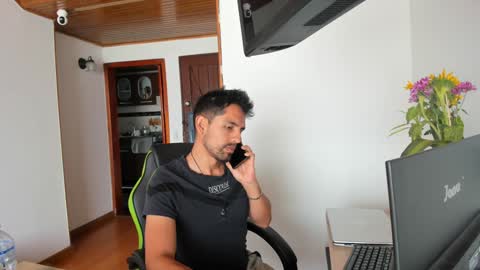 Snapshot of hetero27cum chatting on 12-14-24, 05:36 Euphoria Boys online show from 12-14-24, 05:36