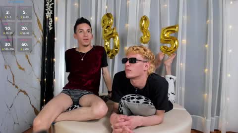 Snapshot of hetero27cum chatting on 01-09-25, 07:40 Euphoria Boys online show from 01-09-25, 07:40