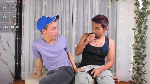 Snapshot of hetero27cum chatting on 03-09-25, 07:26 Euphoria Boys online show from 03-09-25, 07:26