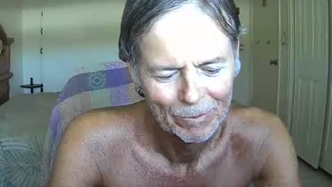 hewes1 online show from 04-18-26, 07:07