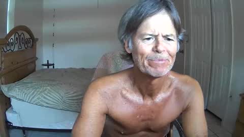 Snapshot of hewes1 chatting on 04-23-26, 08:00 hewes1 online show from 04-23-26, 08:00