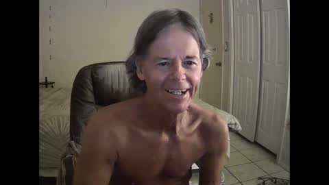 Snapshot of hewes1 chatting on 05-18-26, 08:42 hewes1 online show from 05-18-26, 08:42