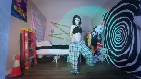 salem online show from 09-25-25, 05:44