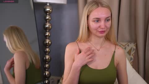 Becky online show from 03-02-26, 08:43