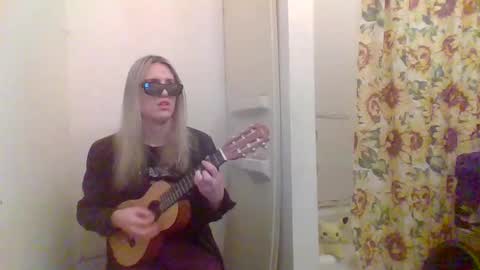 Snapshot of hey_mikky chatting on 02-12-25, 11:41 hey_mikky online show from 02-12-25, 11:41