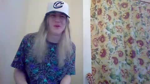 Snapshot of hey_mikky chatting on 03-07-25, 02:34 hey_mikky online show from 03-07-25, 02:34