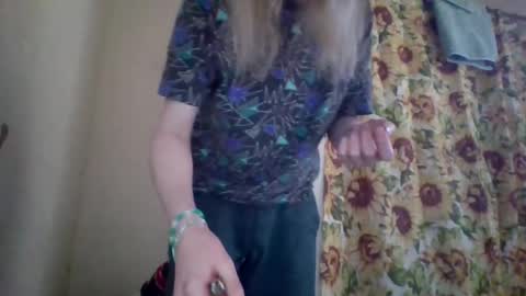 Snapshot of hey_mikky chatting on 03-09-25, 02:43 hey_mikky online show from 03-09-25, 02:43