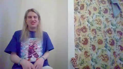 Snapshot of hey_mikky chatting on 03-11-25, 12:50 hey_mikky online show from 03-11-25, 12:50