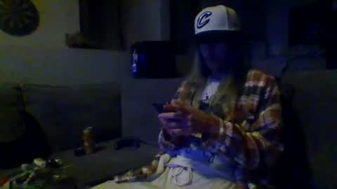 Snapshot of hey_mikky chatting on 10-14-25, 12:44 hey_mikky online show from 10-14-25, 12:44
