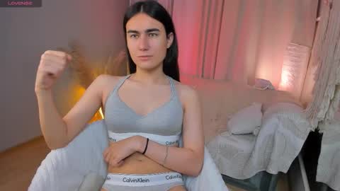 Snapshot of heyalena chatting on 09-21-25, 06:04 heyalena online show from 09-21-25, 06:04