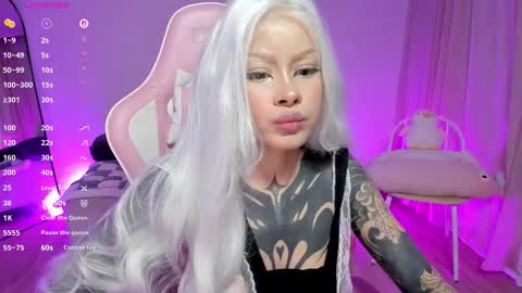 Snapshot of heybambino_ chatting on 09-23-25, 03:31 Bambi.....Help me get 100 likes in the satisfaction bar. online show from 09-23-25, 03:31