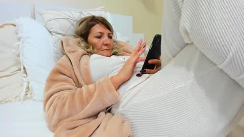 Heyheygrey online show from 02-13-25, 01:15