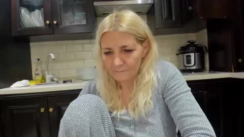 Heyheygrey online show from 10-04-25, 05:55