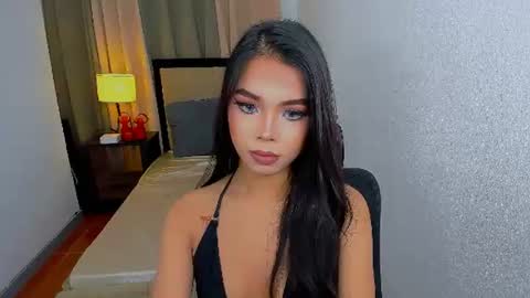 Snapshot of heyitsafira chatting on 06-26-26, 02:10 SAFIRA 3 online show from 06-26-26, 02:10