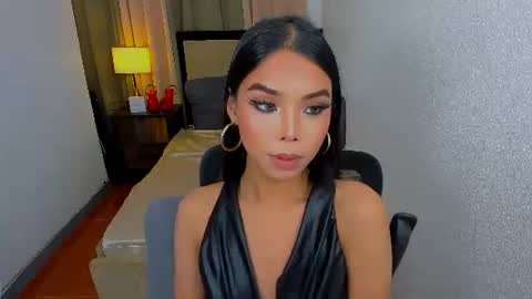 Snapshot of heyitsafira chatting on 06-29-26, 02:28 SAFIRA 3 online show from 06-29-26, 02:28