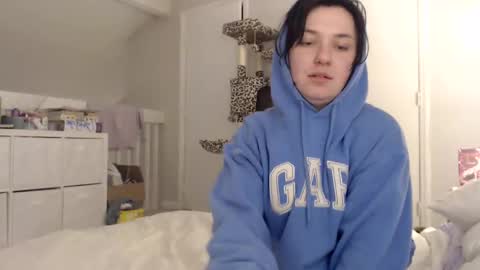 Snapshot of heyitspiper chatting on 02-18-25, 11:52 Piper online show from 02-18-25, 11:52