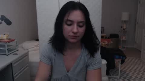 Snapshot of heyitspiper chatting on 10-27-25, 01:53 Piper online show from 10-27-25, 01:53