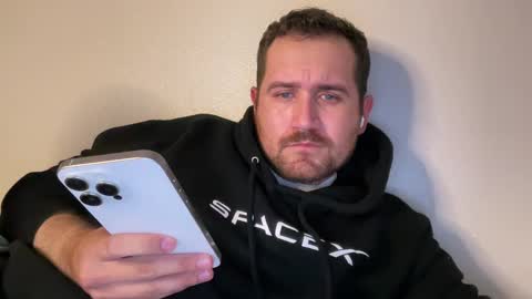 Snapshot of heyitsryan01 chatting on 09-29-25, 01:44 heyitsryan01 online show from 09-29-25, 01:44