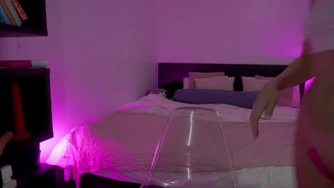 Snapshot of heykittyy chatting on 01-27-25, 03:47 Hi guys You can call me Kitty online show from 01-27-25, 03:47
