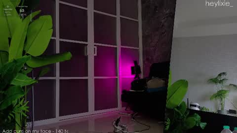 Snapshot of heylixie_ chatting on 06-23-26, 12:03 Li online show from 06-23-26, 12:03