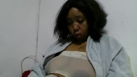 Snapshot of hheritinaa chatting on 09-10-25, 06:35 hheritinaa online show from 09-10-25, 06:35