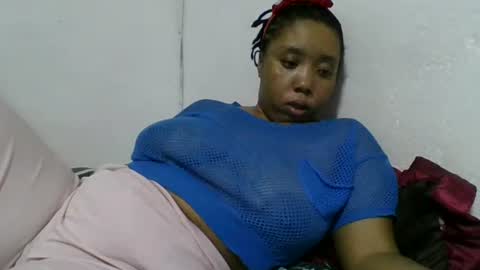 Snapshot of hheritinaa chatting on 09-29-25, 05:40 hheritinaa online show from 09-29-25, 05:40