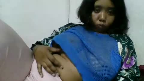 Snapshot of hheritinaa chatting on 10-09-25, 11:03 hheritinaa online show from 10-09-25, 11:03