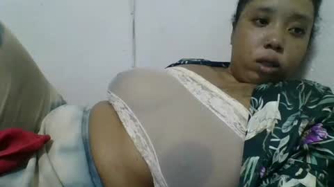 Snapshot of hheritinaa chatting on 10-22-25, 03:18 hheritinaa online show from 10-22-25, 03:18