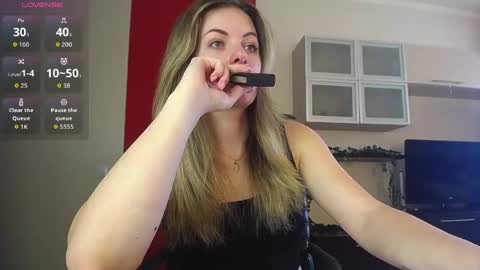 Lina online show from 05-25-26, 10:10