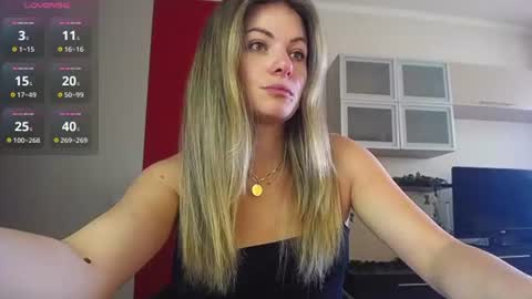 Lina online show from 07-04-26, 07:47