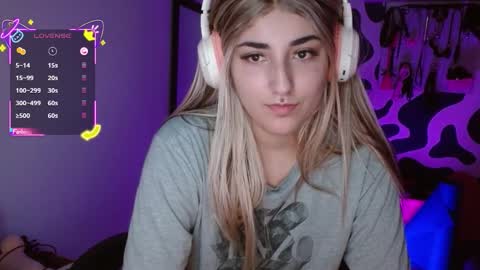 Snapshot of hi_elora chatting on 03-28-26, 12:32 Elora online show from 03-28-26, 12:32