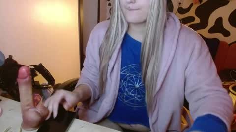Elora online show from 05-19-26, 12:05