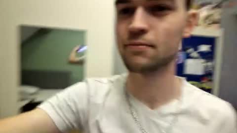 Snapshot of hi_felix chatting on 12-04-25, 02:15 online show from 12-04-25, 02:15