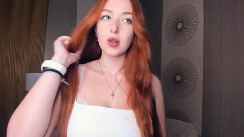 Snapshot of hidden_chaarm chatting on 09-22-25, 11:01 Elisa online show from 09-22-25, 11:01