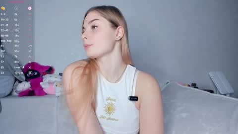 Elizabeth online show from 02-24-26, 01:31