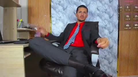 Snapshot of hiddenoffice chatting on 05-22-26, 01:24 George online show from 05-22-26, 01:24
