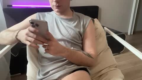 hiddenpeachd online show from 05-08-26, 10:20
