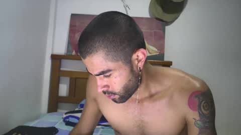 Snapshot of hideonbush051 chatting on 09-22-25, 11:34 hideonbush online show from 09-22-25, 11:34