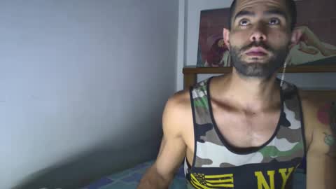 Snapshot of hideonbush051 chatting on 09-26-25, 09:30 hideonbush online show from 09-26-25, 09:30