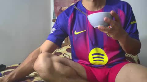 Snapshot of hideonbush051 chatting on 11-09-25, 02:32 hideonbush online show from 11-09-25, 02:32