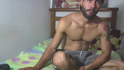 hideonbush online show from 12-18-25, 03:45