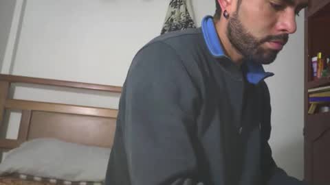 hideonbush online show from 05-11-26, 11:05