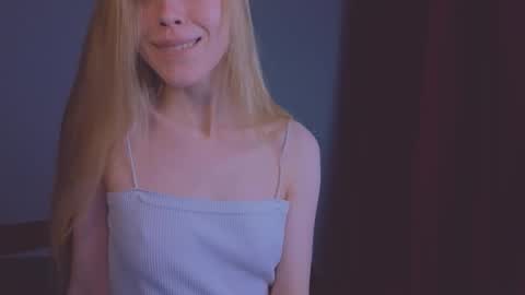 Snapshot of hihi_im_chloe chatting on 01-18-25, 11:22 Chloe online show from 01-18-25, 11:22