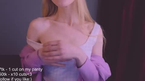 Snapshot of hihi_im_chloe chatting on 01-21-25, 06:23 Chloe online show from 01-21-25, 06:23