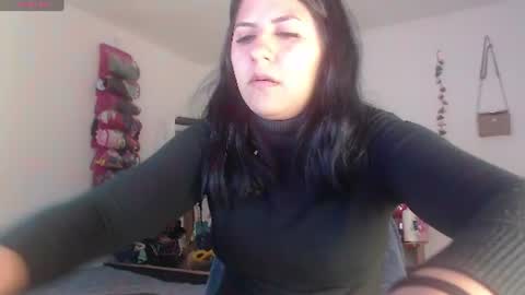 Snapshot of hilari18 chatting on 06-20-26, 06:11 hilaril18 online show from 06-20-26, 06:11